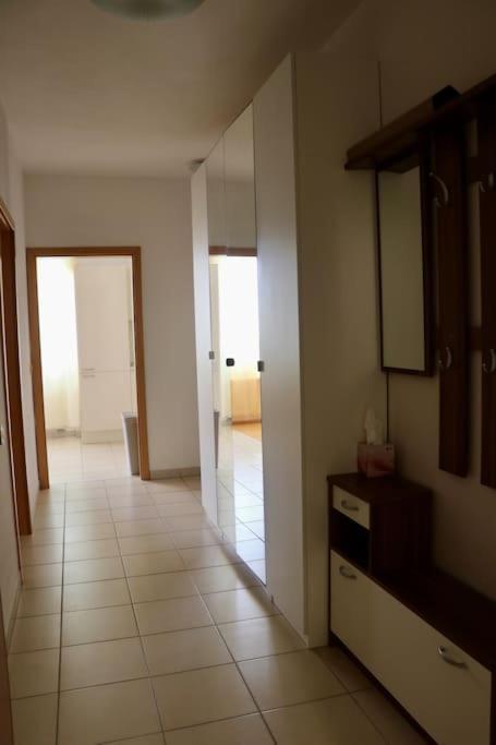 Apartment Hurka - 15 Min Do Centra, Garaz プラハ エクステリア 写真