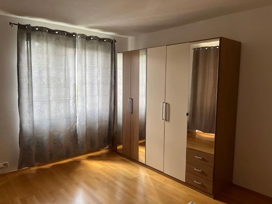 Apartment Hurka - 15 Min Do Centra, Garaz プラハ エクステリア 写真