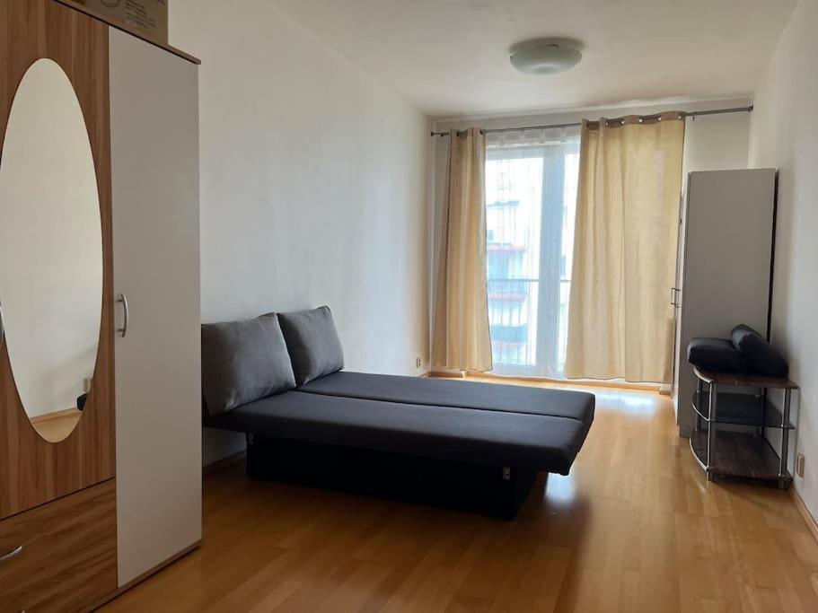 Apartment Hurka - 15 Min Do Centra, Garaz プラハ エクステリア 写真