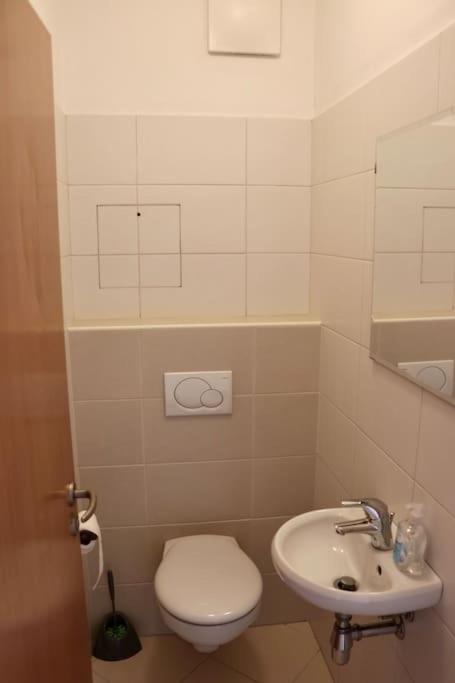 Apartment Hurka - 15 Min Do Centra, Garaz プラハ エクステリア 写真