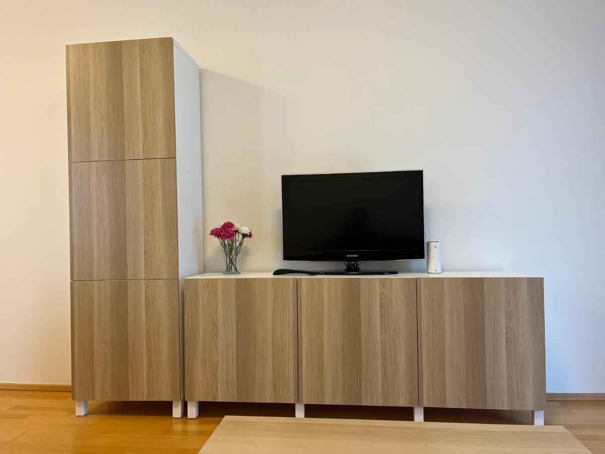 Apartment Hurka - 15 Min Do Centra, Garaz プラハ エクステリア 写真